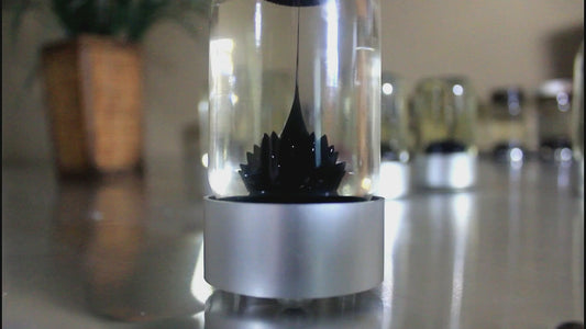 SPIKE ferrofluid display (Blue ferrofluid)