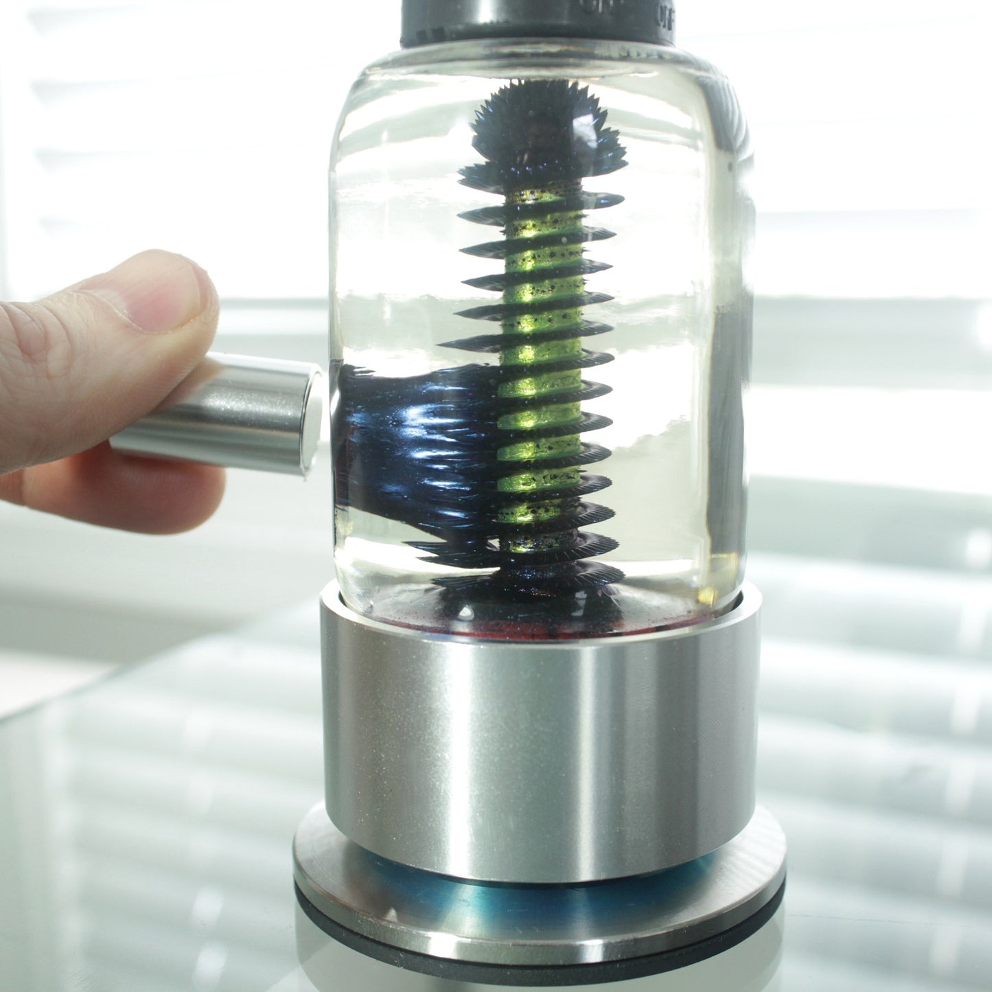 RIZE Ferrofluid Display (Green/Blue)